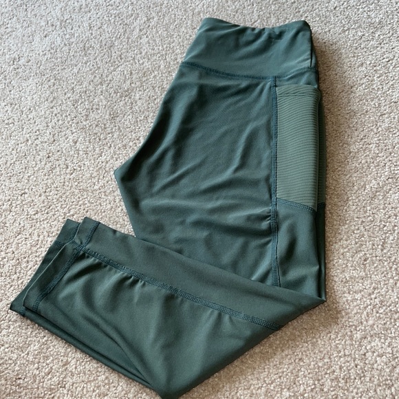 VOGO Athletica Pants - Grayish green VOGO ankle crop active leggings